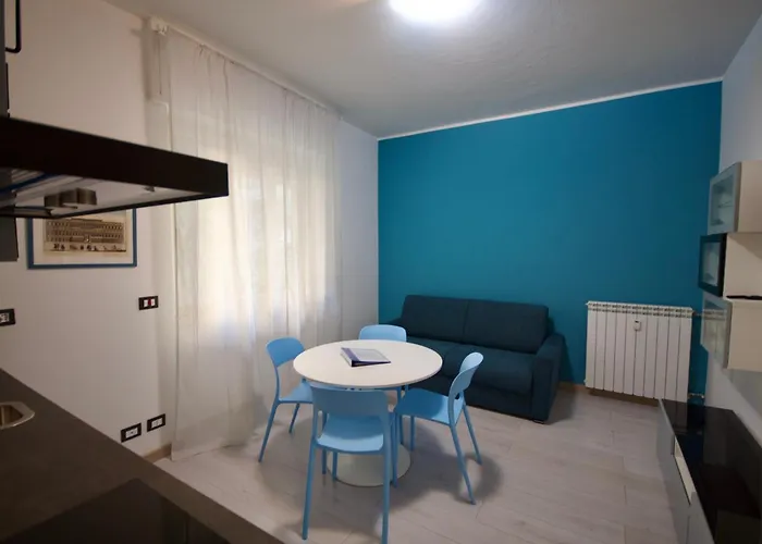 H2Ome Palazzo Reale, Appartamento In Centro Vicino Alla Stazione, Parcheggio Su Richiesta Apartmán
