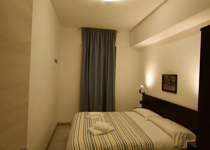H2Ome Palazzo Reale, Appartamento In Centro Vicino Alla Stazione, Parcheggio Su Richiesta Apartmán *