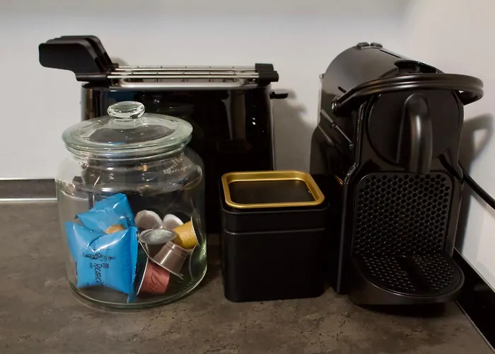 Apartment H2Ome Palazzo Reale, Appartamento In Centro Vicino Alla Stazione, Parcheggio Su Richiesta *