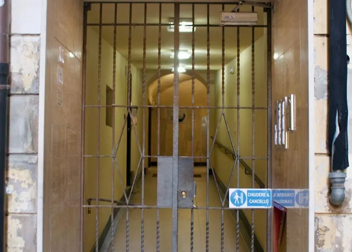 H2Ome Palazzo Reale, Appartamento In Centro Vicino Alla Stazione, Parcheggio Su Richiesta