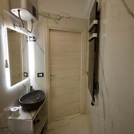 Apartament H2ome - Balbi In Downtown Near The Station With Parking On Demand Genua